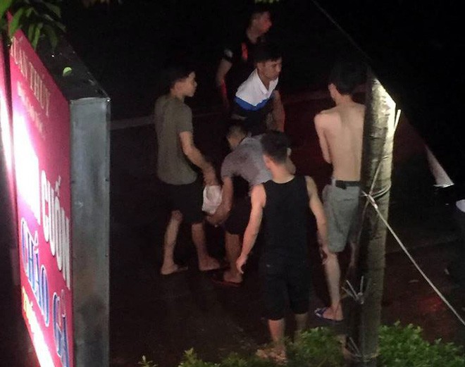 Nghi phạm đâm bạn nhậu tử vong vì dám sờ mông vợ: Mẹ ơi, con gây án rồi...