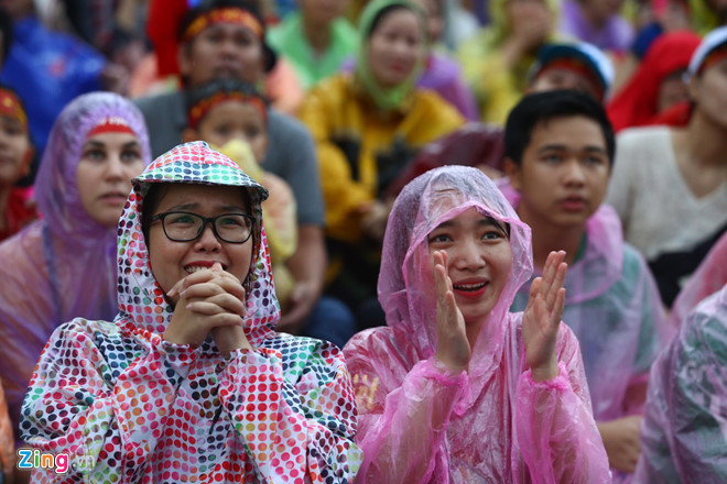 Hàng triệu cổ động viên lặng người sau loạt penalty cân não