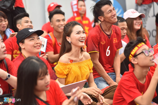 Hàng triệu cổ động viên lặng người sau loạt penalty cân não