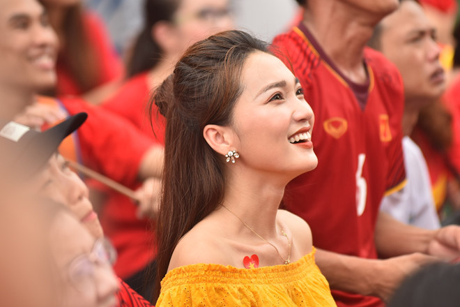 Hàng triệu cổ động viên lặng người sau loạt penalty cân não