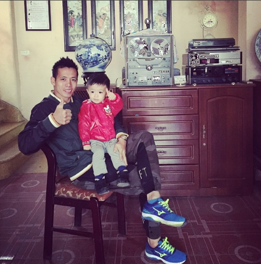 Tiền đạo Văn Quyết - người ghi bàn thắng tung lưới Olympic UAE già thứ nhì đội tuyển, là anh rể tương lai của Duy Mạnh