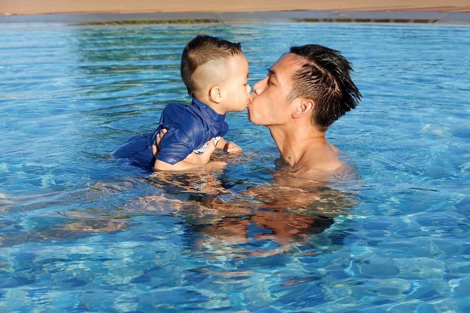 Tiền đạo Văn Quyết - người ghi bàn thắng tung lưới Olympic UAE già thứ nhì đội tuyển, là anh rể tương lai của Duy Mạnh