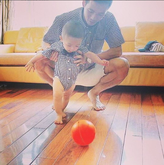 Tiền đạo Văn Quyết - người ghi bàn thắng tung lưới Olympic UAE già thứ nhì đội tuyển, là anh rể tương lai của Duy Mạnh