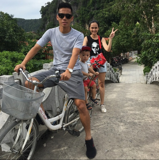 Tiền đạo Văn Quyết - người ghi bàn thắng tung lưới Olympic UAE già thứ nhì đội tuyển, là anh rể tương lai của Duy Mạnh