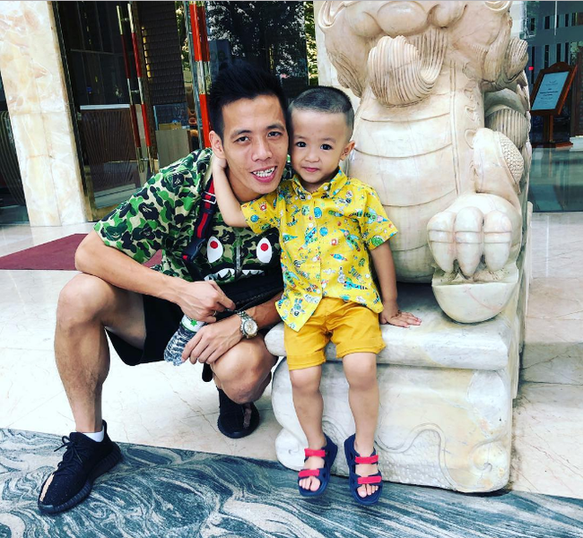 Tiền đạo Văn Quyết - người ghi bàn thắng tung lưới Olympic UAE già thứ nhì đội tuyển, là anh rể tương lai của Duy Mạnh