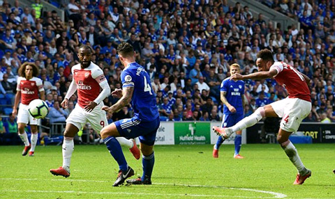 Song tấu Aubameyang - Lacazette nổ súng, Arsenal nối tiếp mạch thắng