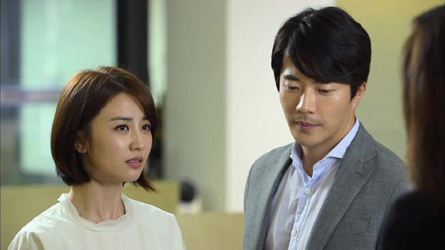 2 lần dậy muộn đáng ngờ của cô giúp việc khiến vợ trẻ tái mặt khi phát hiện ra bí mật phía sau 2 lần dậy muộn đáng ngờ của cô giúp việc khiến vợ trẻ tái mặt khi phát hiện ra bí mật phía sau