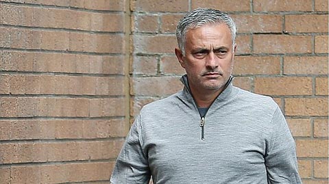 Lukaku lập cú đúp, M.U tạm thoát cơn khủng hoảng