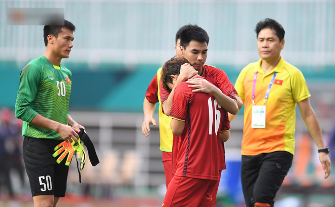 Xúc động khoảnh khắc Đức Huy ngăn Minh Vương khóc, luôn miệng nói không sao