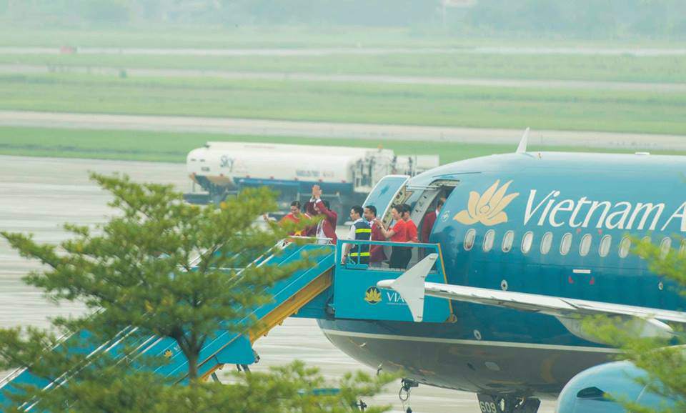 Những hình ảnh chuẩn soái ca của cầu thủ U23 tại sân bay Nội Bài