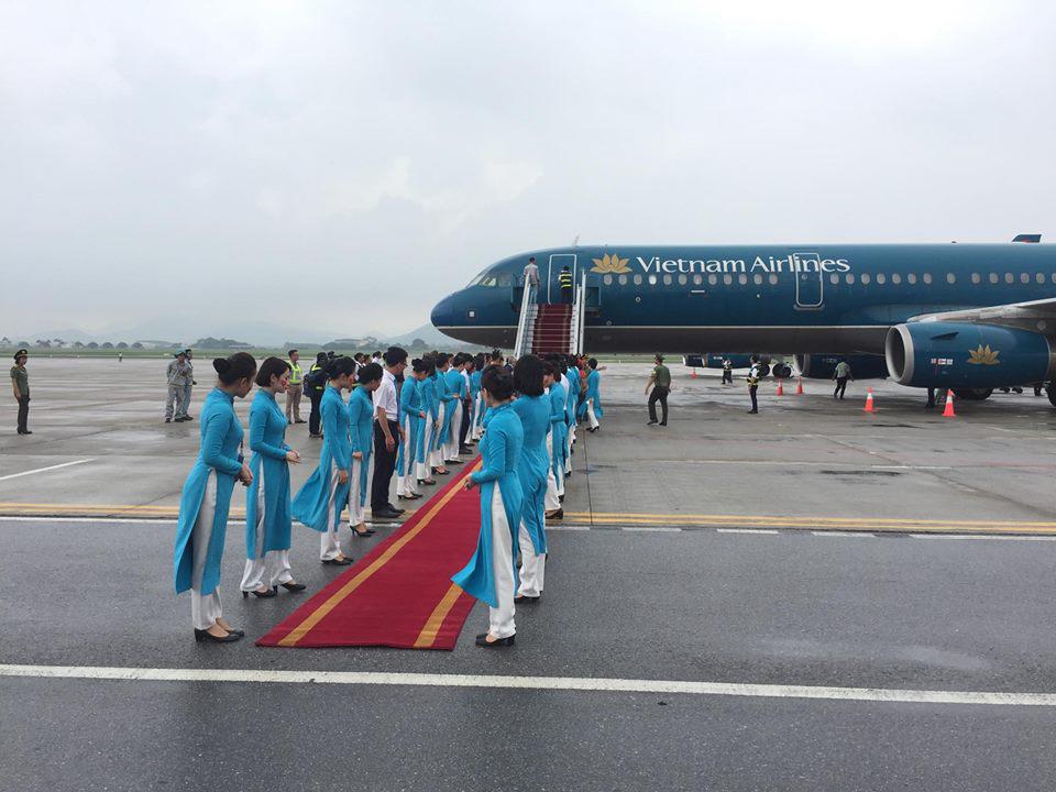 Những hình ảnh chuẩn soái ca của cầu thủ U23 tại sân bay Nội Bài