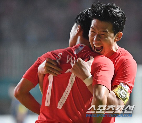 Video: Cận cảnh niềm vui sướng tột độ của Son Heung-min khi không phải đi lính