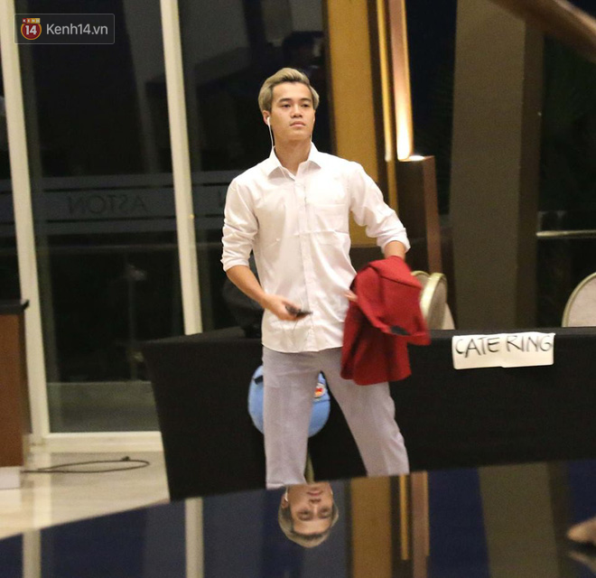 Cầu thủ Olympic Việt Nam nén nỗi buồn, sắp xếp hành lý lên đường về nước