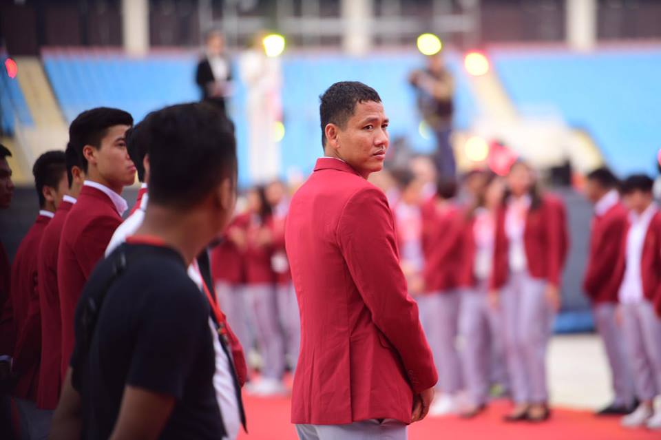 Hành động cực dễ thương của Công Phượng, Đức Chinh tại chảo lửa Mỹ Đình