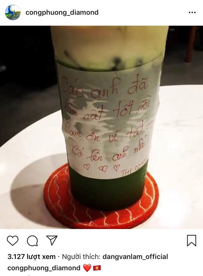 Tiến Dũng, Quang Hải, Đức Chinh tụ tập ăn uống sau lễ vinh danh