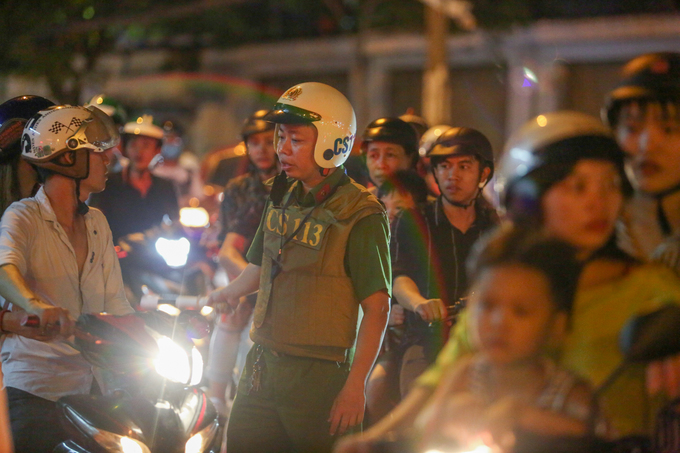 Trung tâm Sài Gòn kẹt cứng đêm Quốc khánh