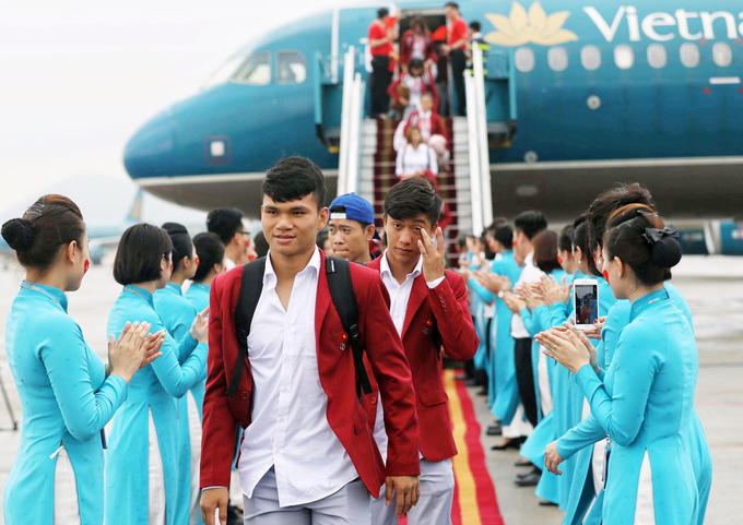 Những khoảnh khắc khi trở về Hà Nội của tuyển Olympic