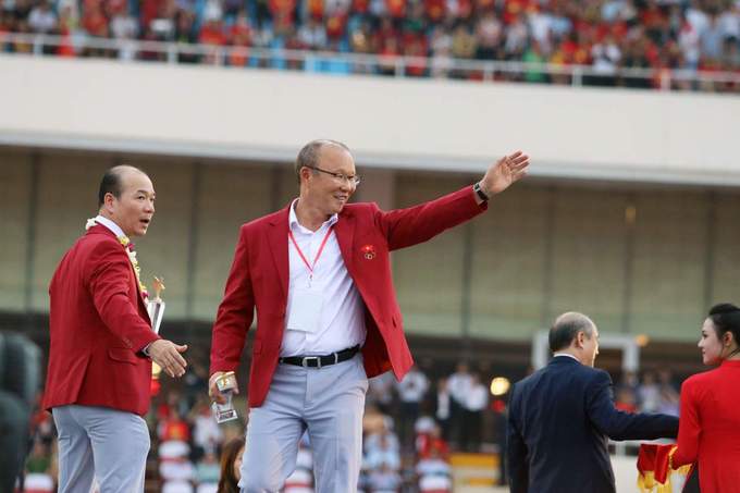 Những khoảnh khắc khi trở về Hà Nội của tuyển Olympic