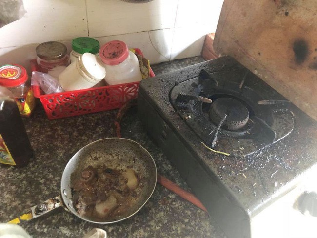 Ngày nghỉ lễ về quê chồng biến thành ngày hành xác vì mẹ chồng quá bẩn: Bát mấy ngày không rửa, bếp ngập cặn mỡ ngàn năm