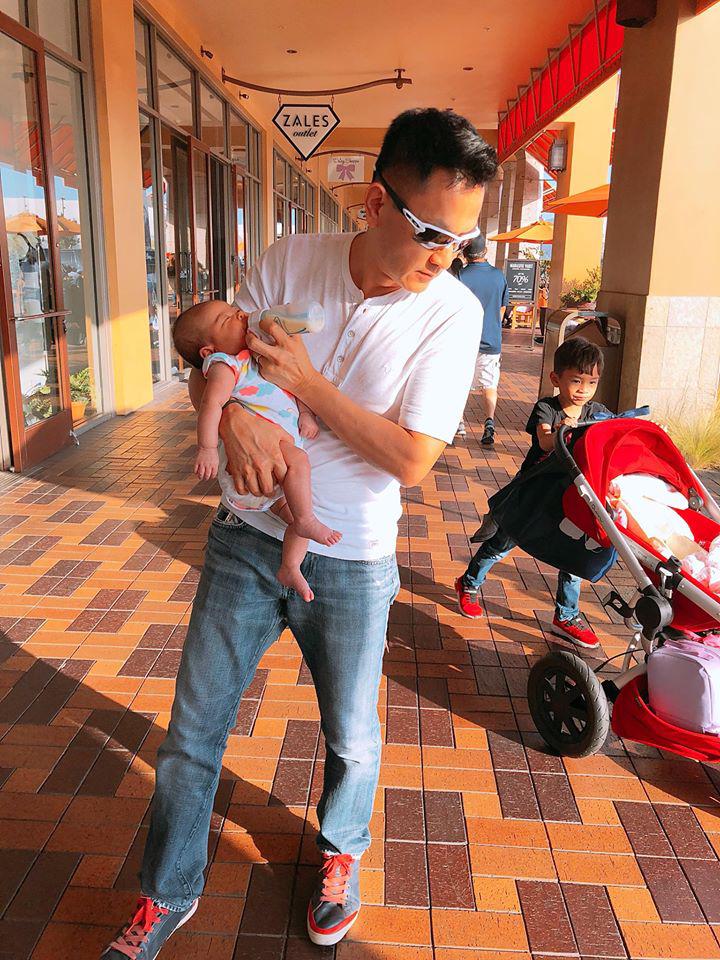 Qua 1 bức ảnh, chồng Thanh Thảo bị người thân bắt lỗi chăm con sơ sinh sai cách