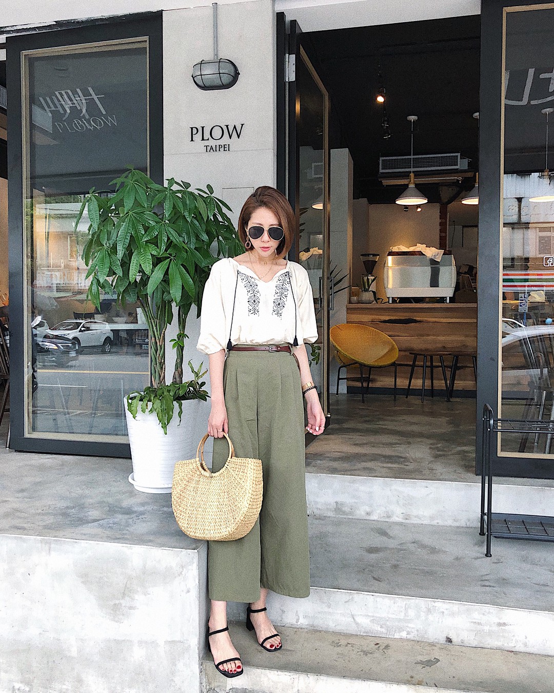 Đây là 4 mẫu quần đáng sắm nhất hiện nay và được dự đoán sẽ còn hot dài dài