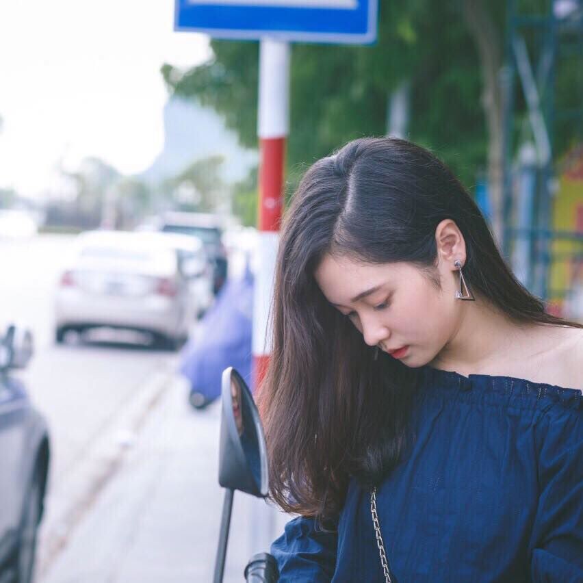 Nữ sinh Quảng Ninh đội mưa cổ vũ chung kết Olympia được hỏi xin info nhiều nhất hôm nay