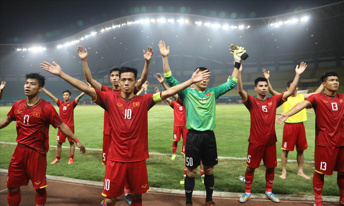 HLV Park Hang-seo tiết lộ lí do chọn Văn Quyết làm đội trưởng tại ASIAD 18