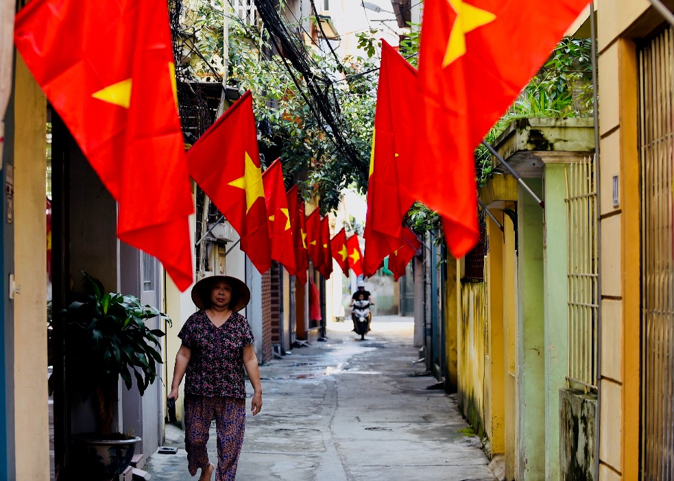 Không khí Tết Độc lập trên phố phường Hà Nội