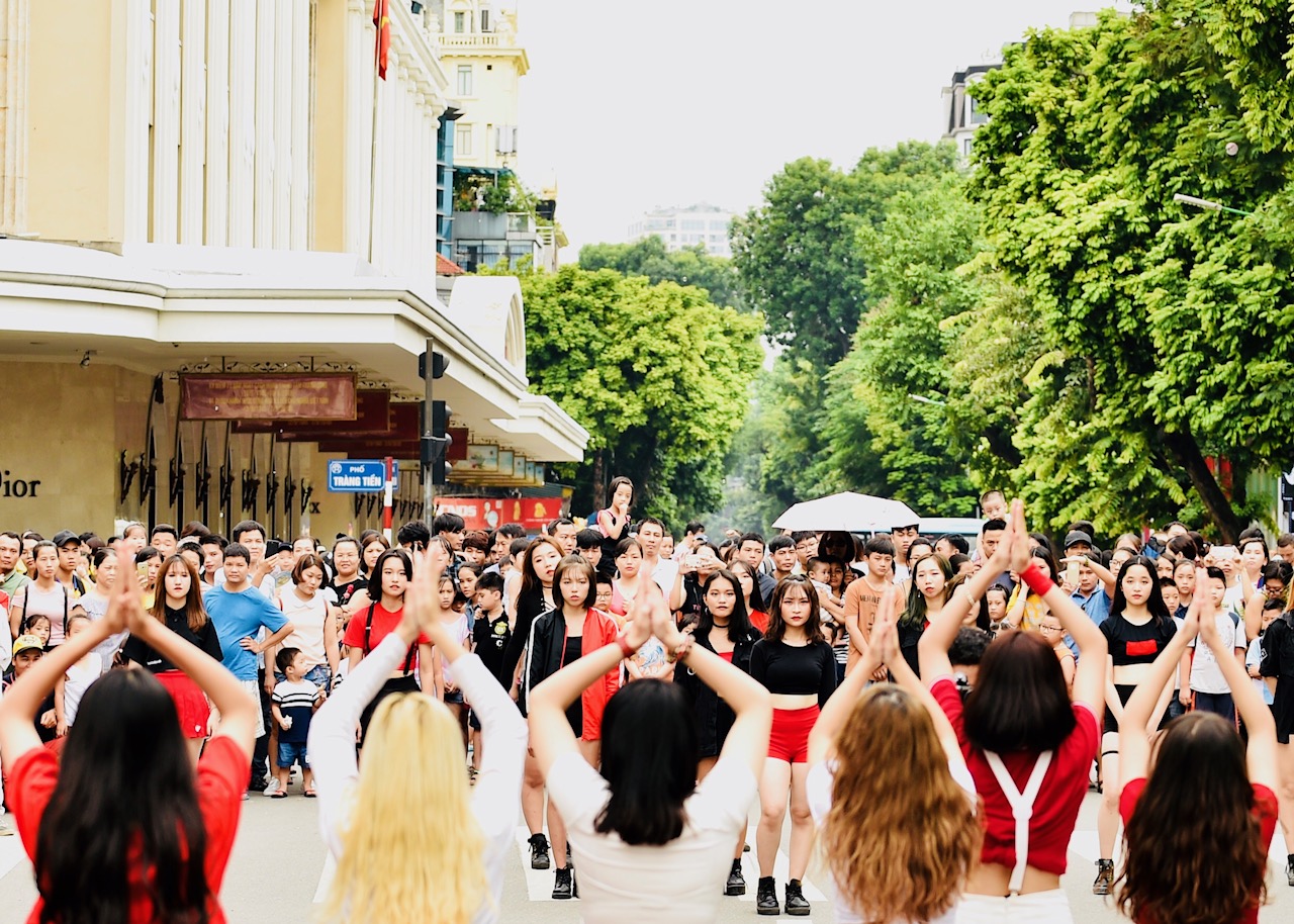 Không khí Tết Độc lập trên phố phường Hà Nội