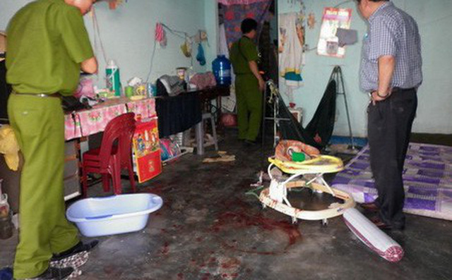 Người đàn bà đâm con trai 2 tuổi tử vong trong nhà nghỉ rồi cắt tay tự tử