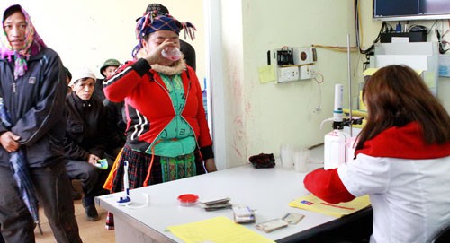 HIV/AIDS bủa vây vùng cao: Ngăn chặn bằng cách nào?