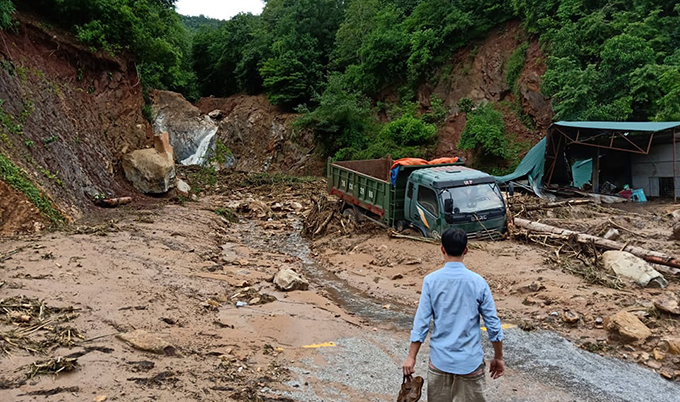 Huyện biên giới Thanh Hoá bị phá huỷ sau cơn lũ lớn