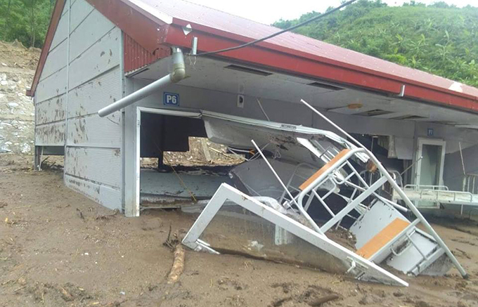 Huyện biên giới Thanh Hoá bị phá huỷ sau cơn lũ lớn