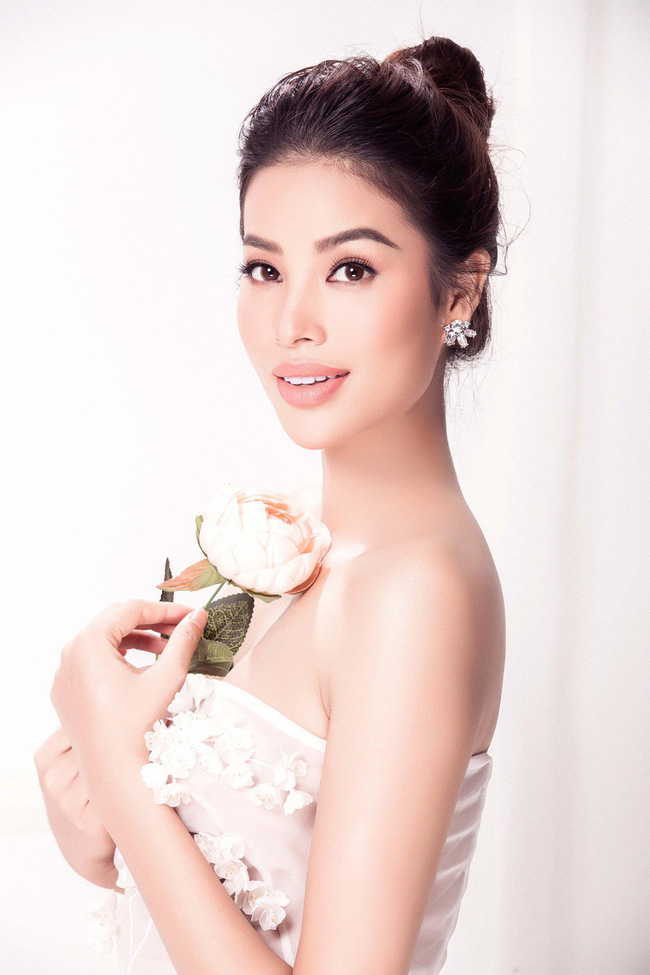 Bất ngờ trước tin Hoa hậu Phạm Hương âm thầm sang Mỹ chữa bệnh