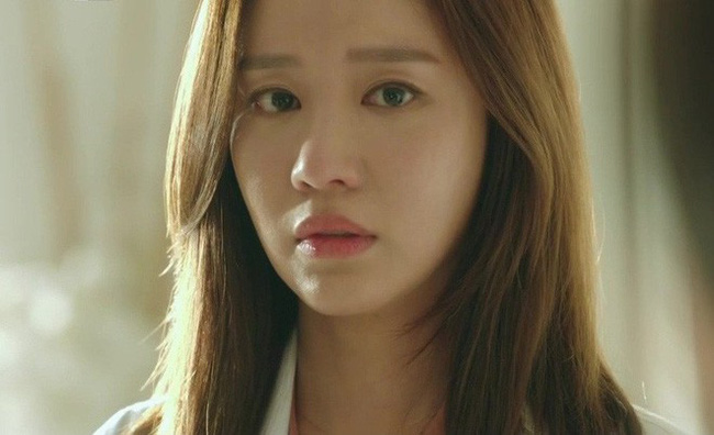 Sợ nhân tình bị vợ đánh, chồng đang ốm liệt giường vẫn bất chấp tất cả để vùng dậy bảo vệ cô ả