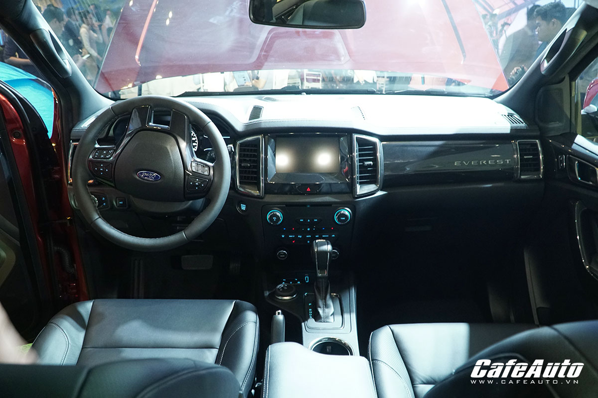 Ford Everest 2018 ra mắt so kè Fortuner, giá từ 1,12 tỷ đồng