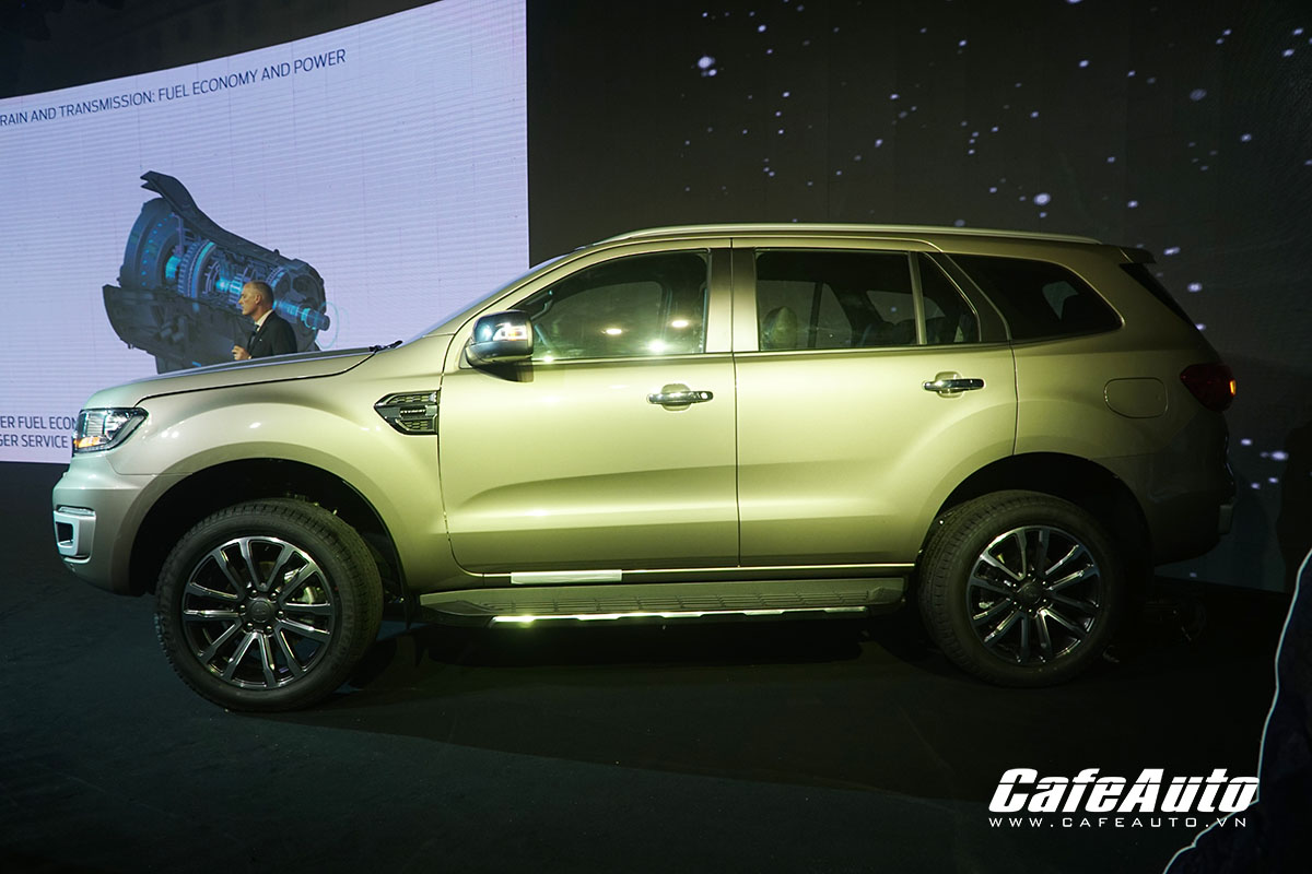 Ford Everest 2018 ra mắt so kè Fortuner, giá từ 1,12 tỷ đồng