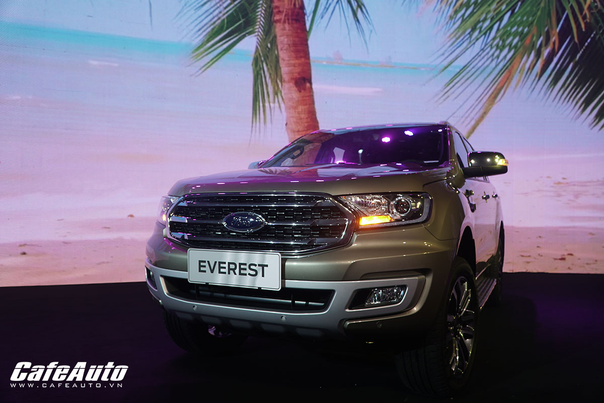 Ford Everest 2018 ra mắt so kè Fortuner, giá từ 1,12 tỷ đồng