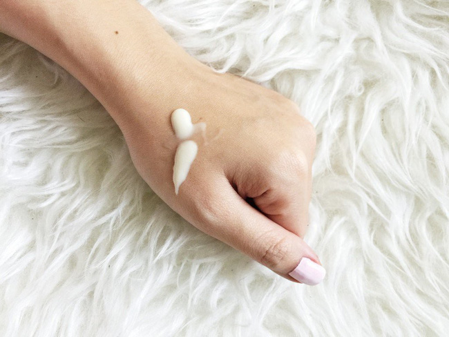 7 sản phẩm 2in1 rửa mặt kiêm làm sáng da giúp chị em tút tát lại làn da sau một mùa hè đen sạm vì cháy nắng