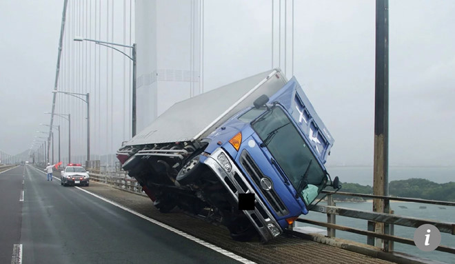 Cơn bão mạnh nhất trong 25 năm đổ bộ Nhật Bản