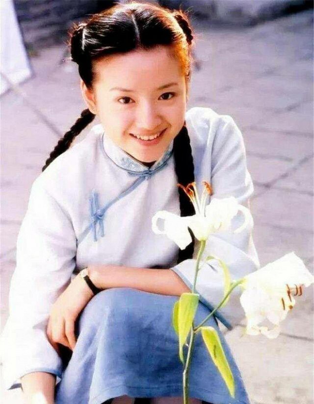 Phú sát Hoàng hậu Đổng Khiết: 6 năm đong đầy nước mắt vì bị cả Trung Quốc xua đuổi vẫn may mắn có Triệu Vy, Trần Khôn bên cạnh