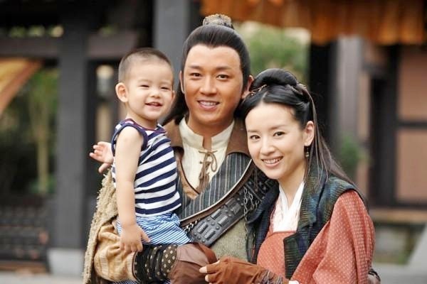 Phú sát Hoàng hậu Đổng Khiết: 6 năm đong đầy nước mắt vì bị cả Trung Quốc xua đuổi vẫn may mắn có Triệu Vy, Trần Khôn bên cạnh