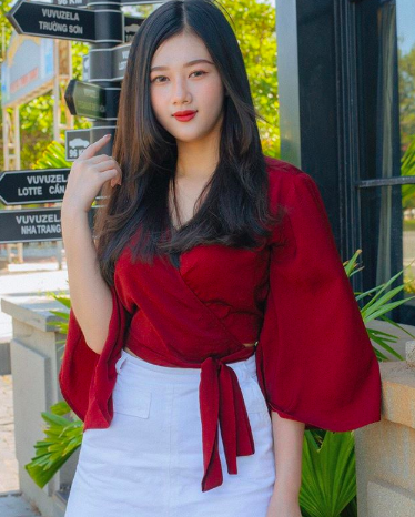 Không chịu thua kém Bùi Tiến Dũng, Hà Đức Chinh cũng đã có bạn gái xinh đẹp và nóng bỏng?