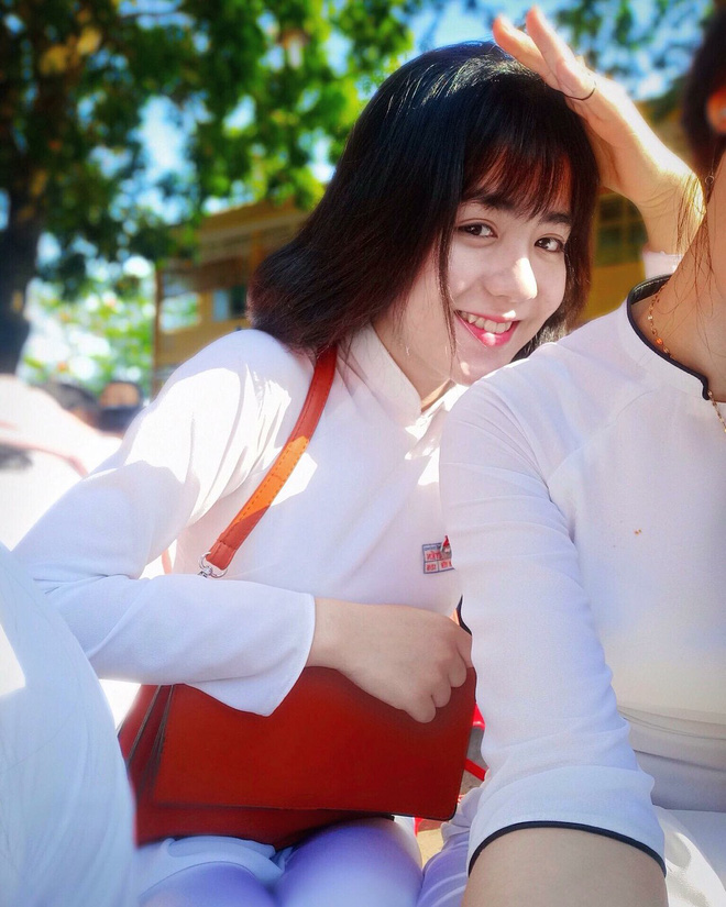 Thêm loạt ảnh mới toanh về hội con gái chỉ cần diện áo dài là auto hoá mỹ nhân Thêm loạt ảnh mới toanh về hội con gái chỉ cần diện áo dài là auto hoá mỹ nhân