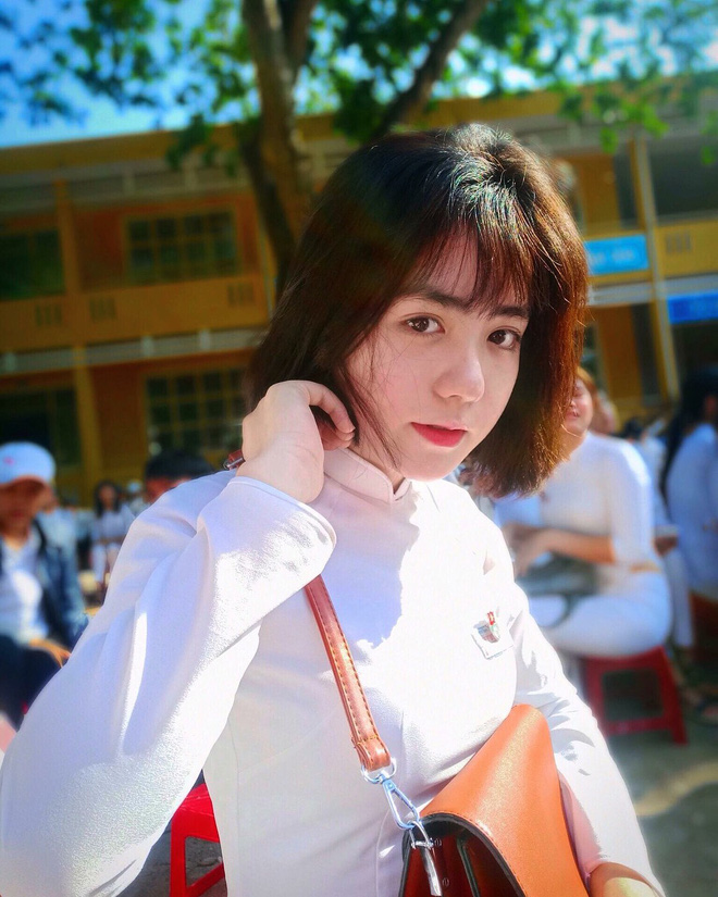 Thêm loạt ảnh mới toanh về hội con gái chỉ cần diện áo dài là auto hoá mỹ nhân Thêm loạt ảnh mới toanh về hội con gái chỉ cần diện áo dài là auto hoá mỹ nhân