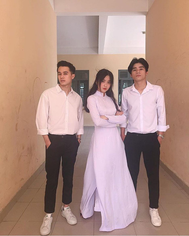 Thêm loạt ảnh mới toanh về hội con gái chỉ cần diện áo dài là auto hoá mỹ nhân Thêm loạt ảnh mới toanh về hội con gái chỉ cần diện áo dài là auto hoá mỹ nhân