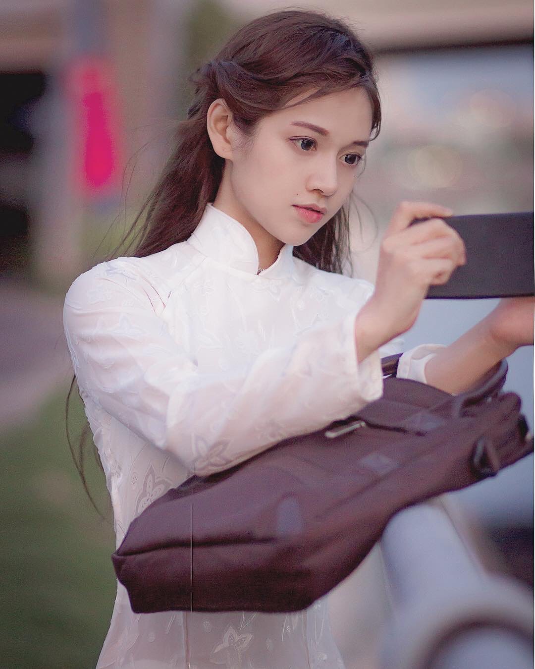 Thêm loạt ảnh mới toanh về hội con gái chỉ cần diện áo dài là auto hoá mỹ nhân Thêm loạt ảnh mới toanh về hội con gái chỉ cần diện áo dài là auto hoá mỹ nhân