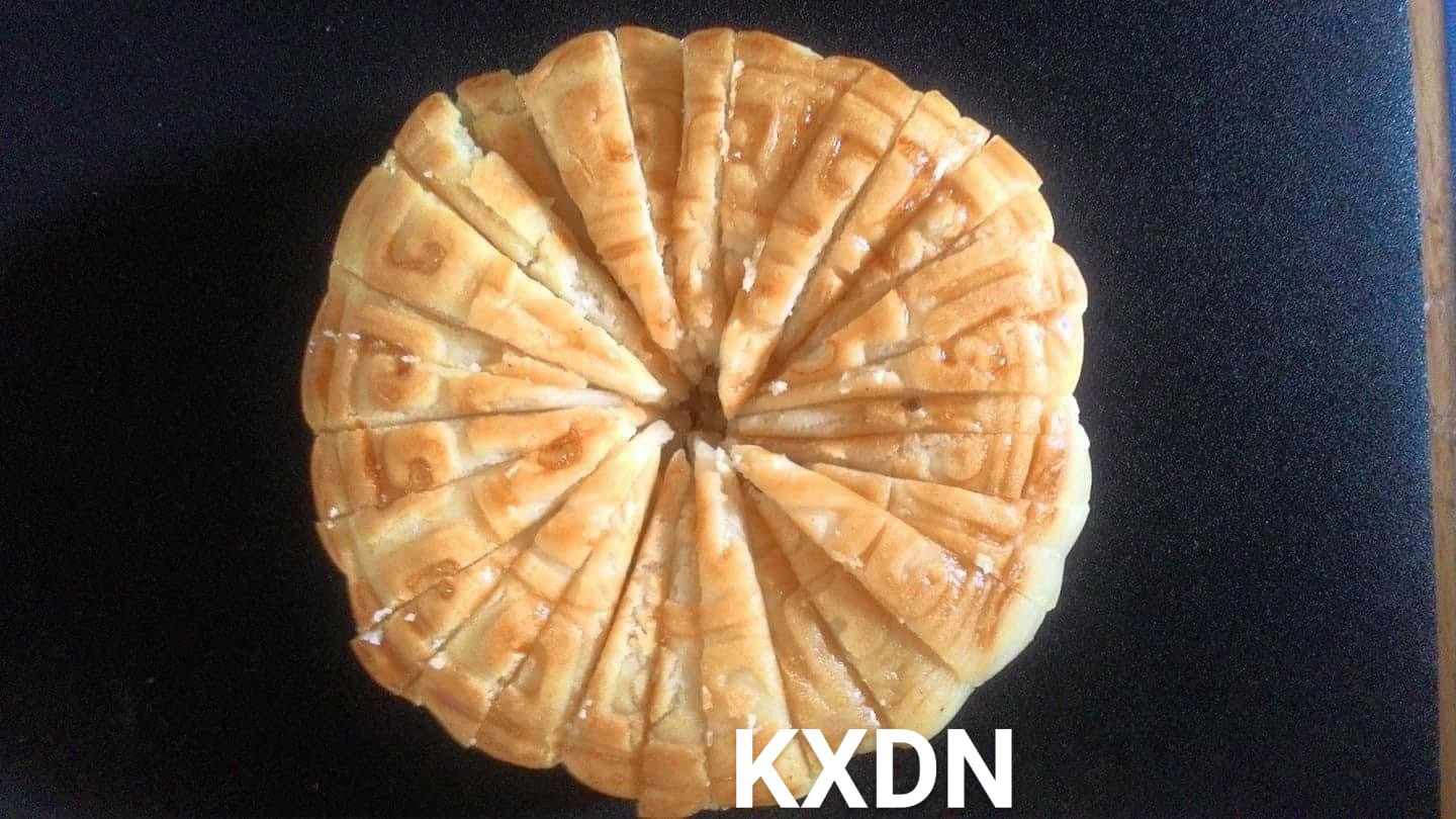 Chàng trai chia bánh trung thu thành 24 miếng không nát chỉ vì câu nói: Cắt được, mẹ gả con gái cho