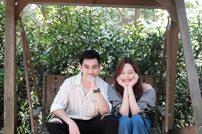 Chuyện yêu bạn thân của cặp trai xinh gái đẹp sắp cùng du học Anh