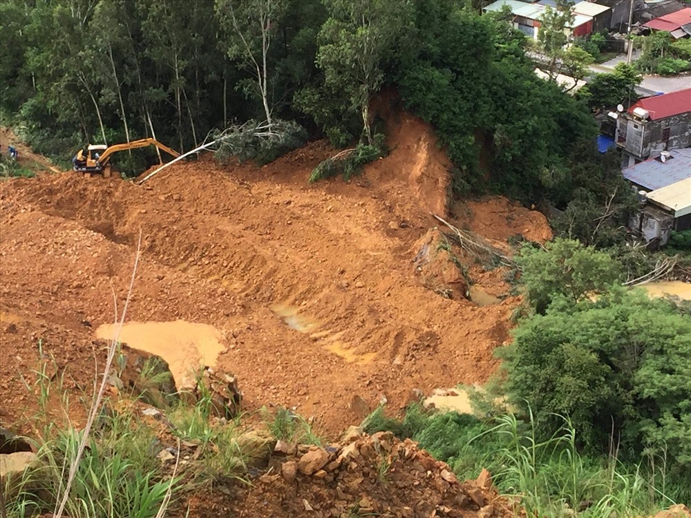 Hải Phòng: Núi Phướn sạt lở, hơn 20 hộ dân hoang mang